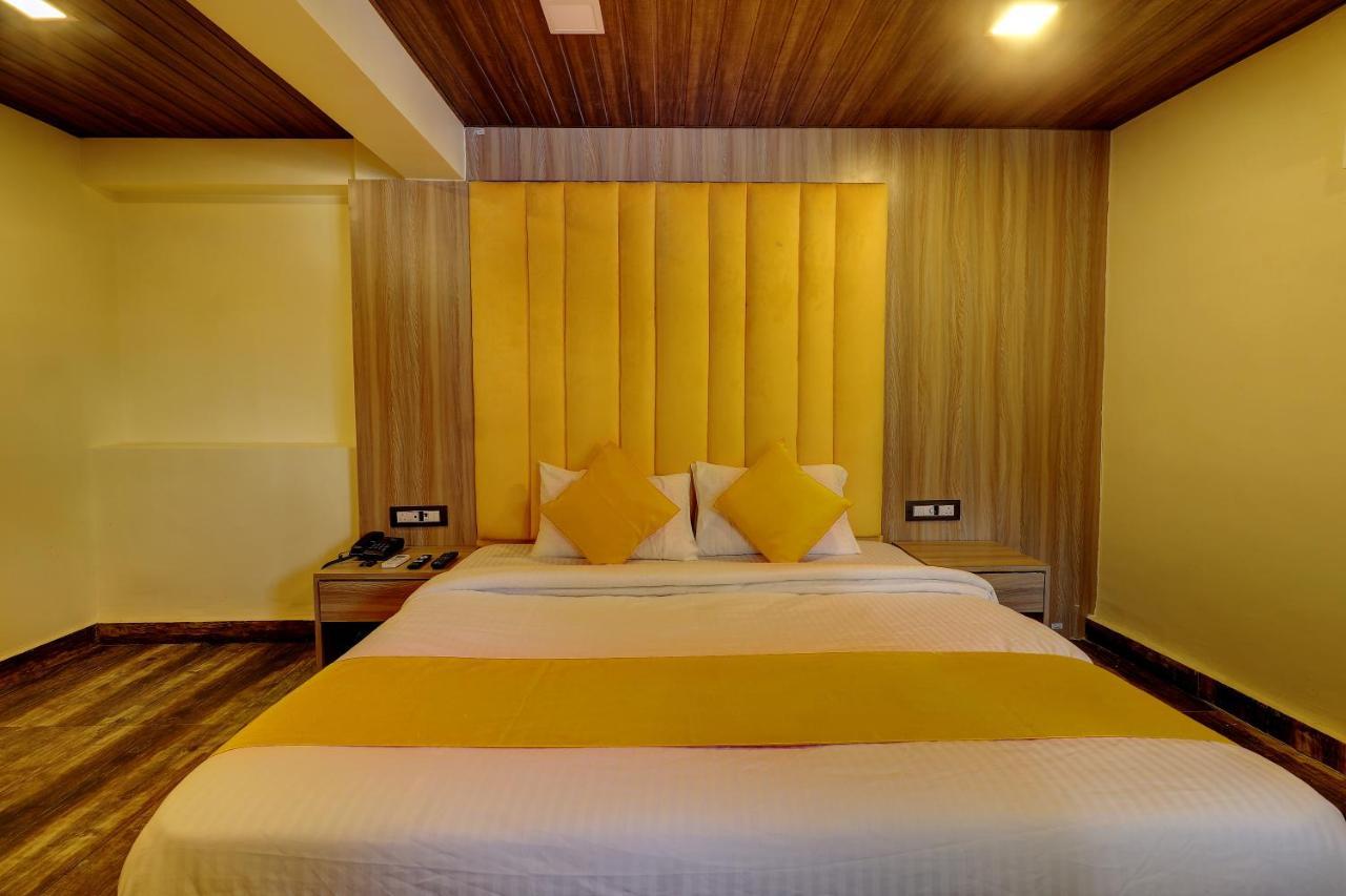 Hotel Priceless Мумбай Екстериор снимка